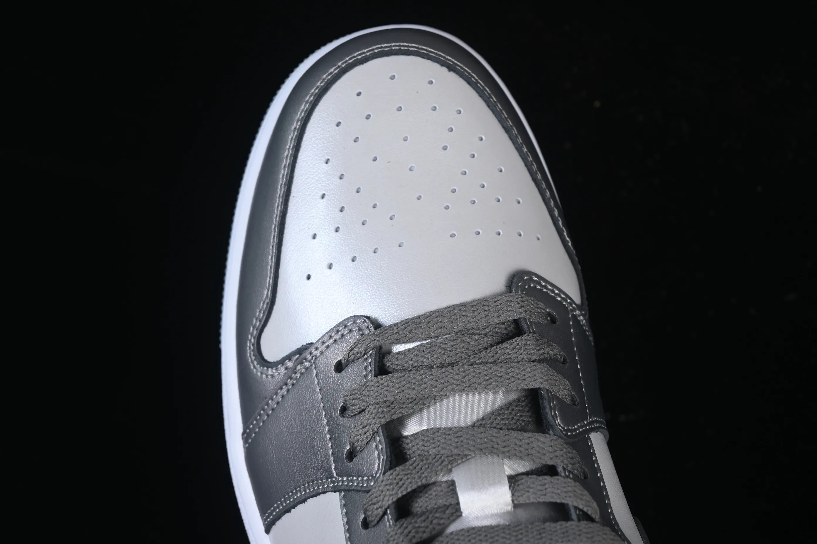 All Categories Air Jordan Jordan Series Basketball Shoes Air Jordan 1 Low Air Jordan 1 Low AJ1 Joe 1 Space Silver Retro Culture Leisure Sports Shoes HV4398-014